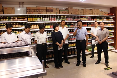 全市食用農產品監(jiān)管工作現場觀摩會與會人員來靜寧縣觀摩